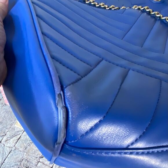 Tory Burch Blue Quilted Leather Alexa Tote - Picture 16 of 16